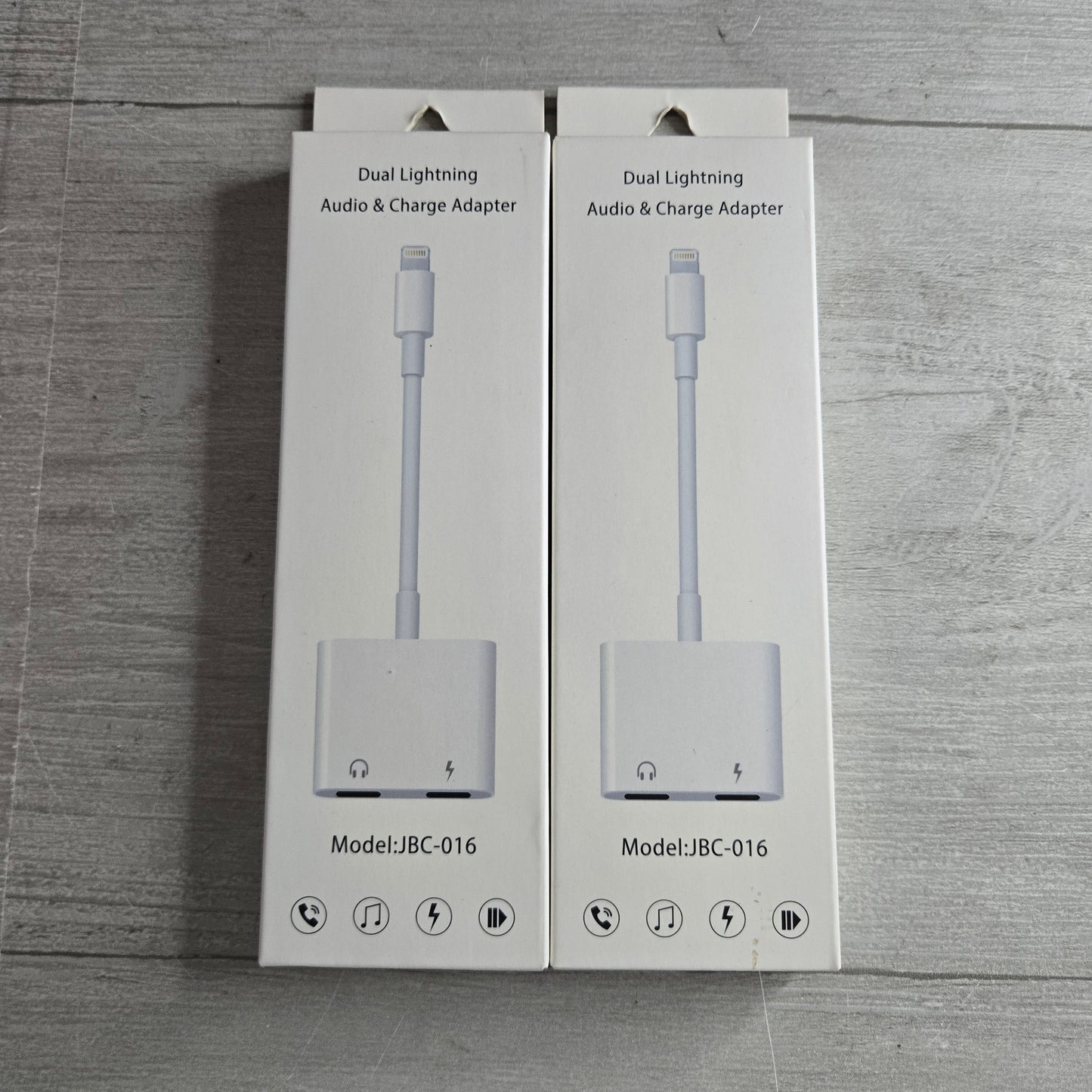 Lightning to 3.5mm Adapter