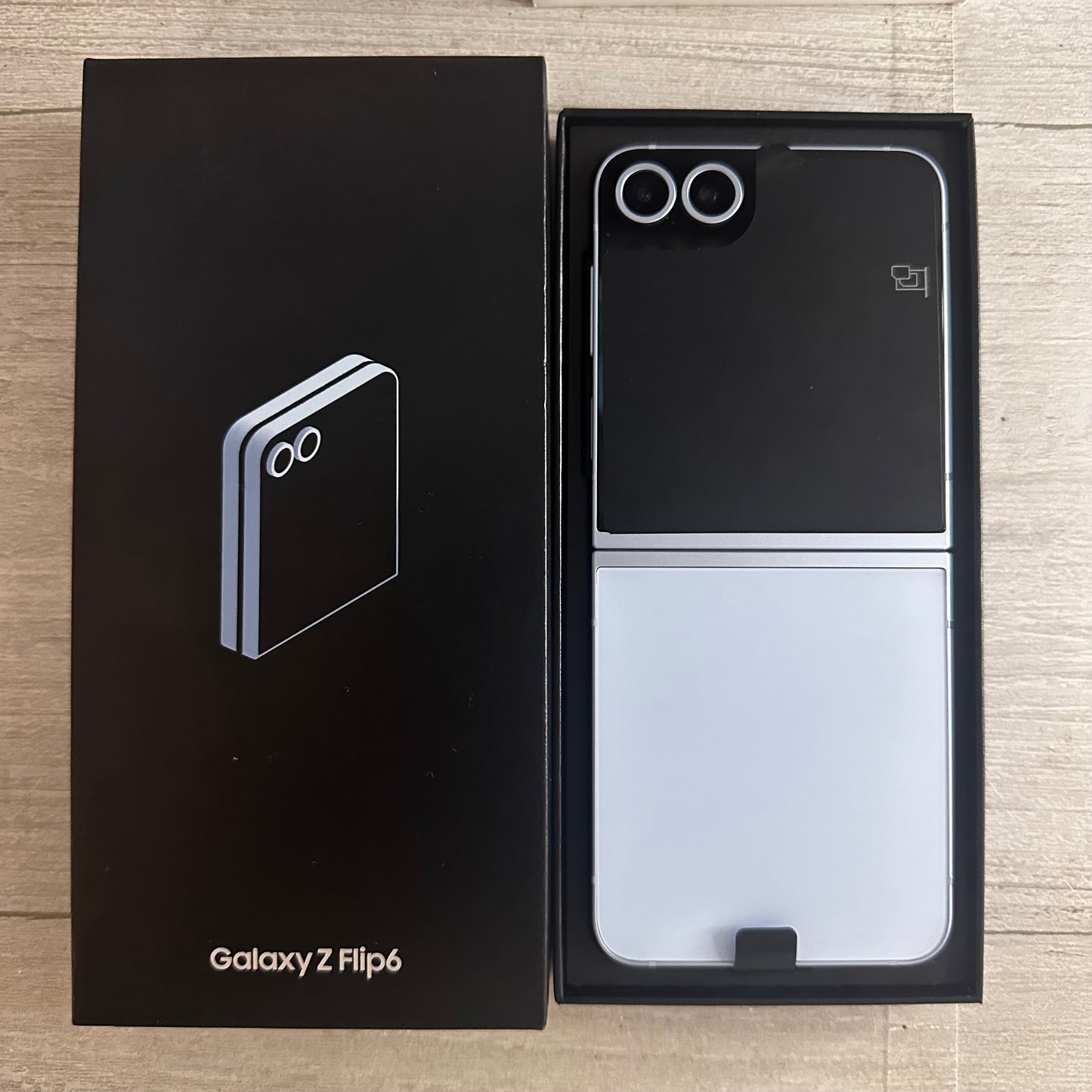Galaxy Z Flip 6 256GB Liberty