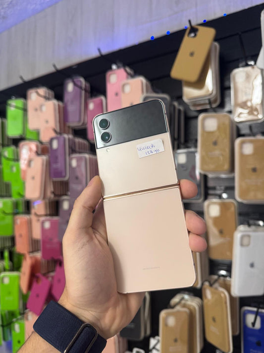 Galaxy Flip 4 128GB Factory Unlock