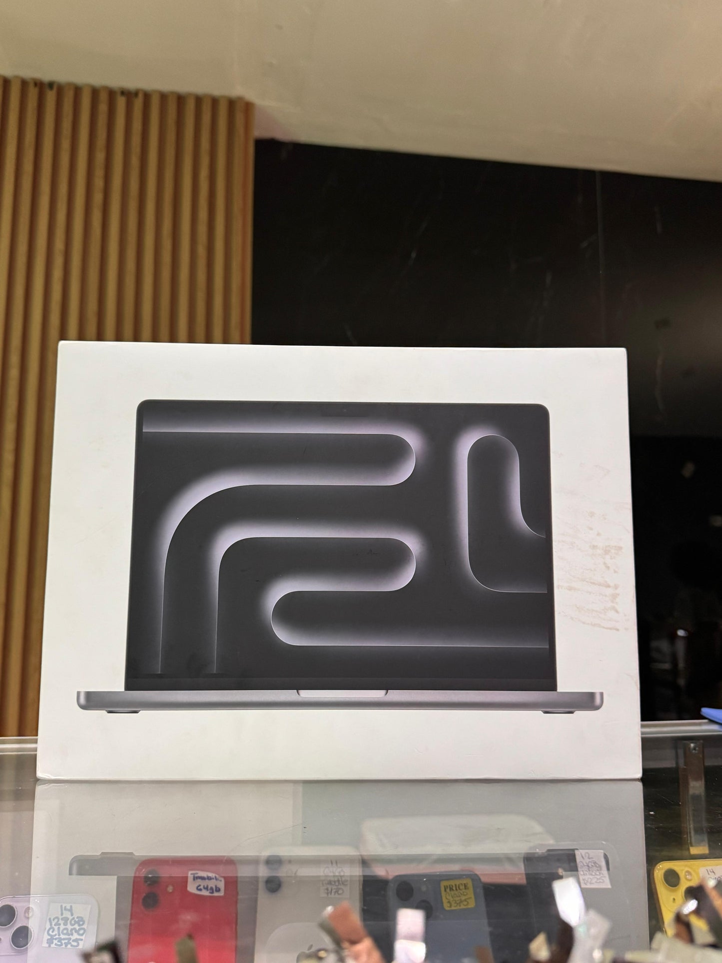 Macbook Pro 14-inch Apple M3 chip
